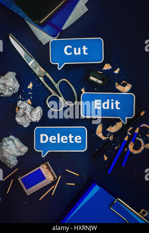 Arbeitsplatz mit Papier Kontext Menü, Schreibwaren und Bürobedarf. Stockfoto