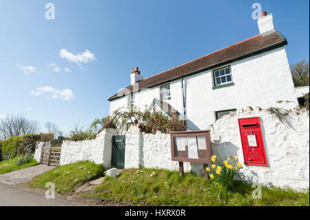 Penrice, Wales, UK - 17. April 2016: Bay View Cottage, gebaut im 18. Jahrhundert und ein Teil der historischen Penrice Castle Estate, ein beliebtes touristisches des Stockfoto