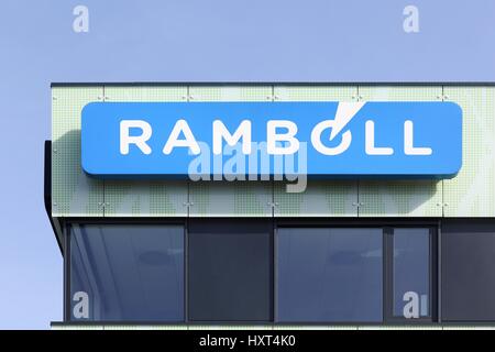 Vejle, Dänemark - 25. März 2017: Ramboll-Logo an der Wand. Ramboll ist eine dänische consulting engineering-Gruppe mit weltweit tätigen Stockfoto