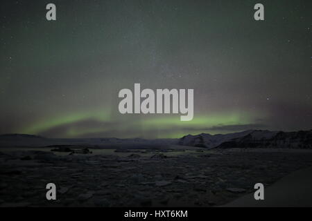 Aurora Borealis oder nördlichen leuchtet über der Jökulsarlon, Island Stockfoto