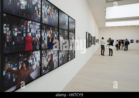 London, UK. 30. März 2017. Ansichten in der Selfie-Ausstellung in der Saatchi Gallery in London. Foto: Donnerstag, 30. März 2017. Bildnachweis: Roger Garfield/Alamy Live-Nachrichten Stockfoto