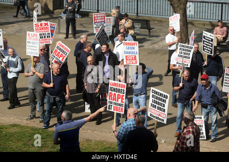 Southbank, London, UK. 30. März 2017. Protestmarsch über die angeblichen Regierung Verbindung Uber Verdienst: Simon Balson/Alamy Live News Stockfoto