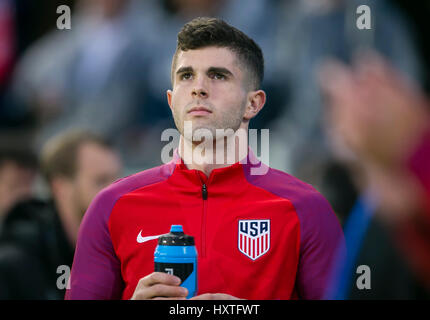 24. März 2017: US-Mittelfeldspieler Christian Pulisic (10) erwärmt sich vor dem FIFA WM-Qualifikation-Spiel zwischen den USA und Honduras Avaya-Stadion in San Jose, Kalifornien. Der USA besiegt Honduras 6-0. Damon Tarver/Cal-Sport-Medien Stockfoto