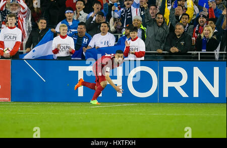 24. März 2017: US-Mittelfeldspieler Sebastian Lletget (9) feiert ein Ziel während der FIFA WM-Qualifikation-Spiel zwischen den USA und Honduras Avaya-Stadion in San Jose, Kalifornien. Der USA besiegt Honduras 6-0. Damon Tarver/Cal-Sport-Medien Stockfoto