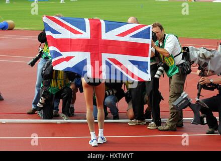 PAULA RADCLIFFE mit Flagge MARATHON WORLD ATHLETICS Olympiastadion HELSINKI Finnland 14. August 2005 Stockfoto