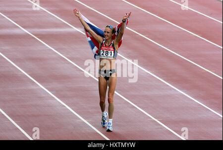 PAULA RADCLIFFE mit Flagge MARATHON WORLD ATHLETICS Olympiastadion HELSINKI Finnland 14. August 2005 Stockfoto