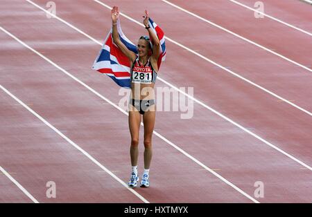 PAULA RADCLIFFE mit Flagge MARATHON WORLD ATHLETICS Olympiastadion HELSINKI Finnland 14. August 2005 Stockfoto