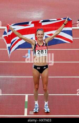 PAULA RADCLIFFE mit Flagge MARATHON WORLD ATHLETICS Olympiastadion HELSINKI Finnland 14. August 2005 Stockfoto