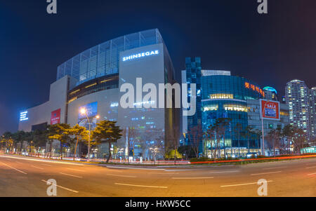 BUSAN, KOREA: März 29,2016: Shinsegae Kaufhaus das größte Kaufhaus der Welt, Busan, Südkorea Stockfoto