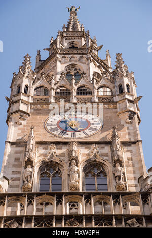 Detail der Turm des neuen Rathauses - Neues Rathaus. Marienplatz, München, Bayern, Deutschland. Stockfoto