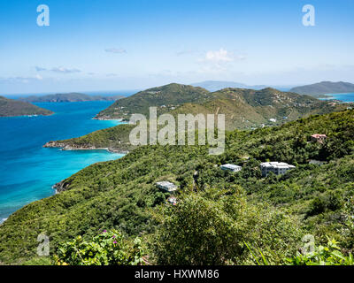 Gesamtansicht Küste der Karibik Insel Tortola in Britische Jungferninseln. Stockfoto