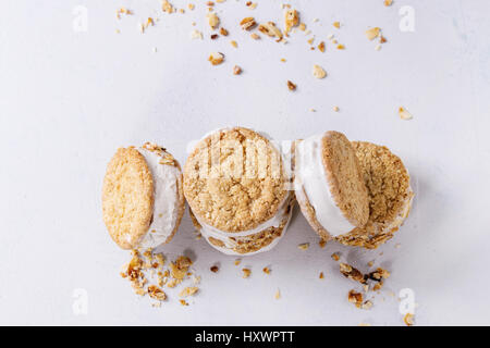 Eiscreme-Sandwichs in cookies Stockfoto