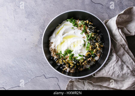 Labneh libanesischen Frischkäse dip Stockfoto