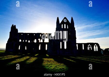 Whitby Abtei Norden Aspekt in der Silhouette Stockfoto