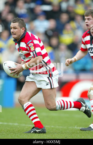 TERRY NEWTON WIGAN WARRIORS RLFC WIDNES 26. April 2004 Stockfoto