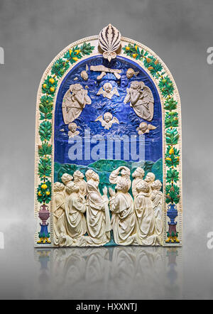 Emaillierte Terrakotta-Relief panel, Christi Himmelfahrt, c.1490, die Kirche Saint Agostino, Citta de Castello, von Andrea della Robbia von Florenz, Louvre Stockfoto