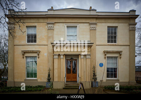 Äußere Elizabeth Gaskell Haus Grad II * aufgeführt neoklassizistische Villa und jetzt ein Museum gewidmet dem Schriftsteller 84 Plymouth Grove, Manchester, Engla Stockfoto