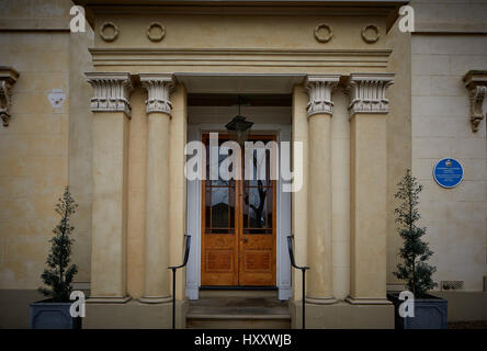 Äußere Tür Elizabeth Gaskell Haus Grad II * aufgeführt neoklassizistische Villa jetzt Museum 84 Plymouth Grove, Manchester, England, UK Stockfoto