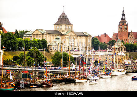 Blick auf Waly Chrobry in Stettin bei hohen Schiffe Rennen 2015 Stockfoto