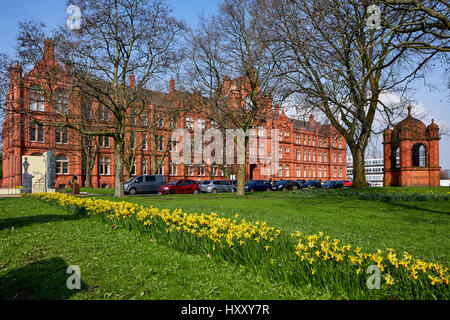 Grad II aufgeführten Peel Park Campus, Peel Gebäude ursprünglich für Salford Royal Technical Institute, von dem Architekten Henry Lord Salford Universität manche Stockfoto