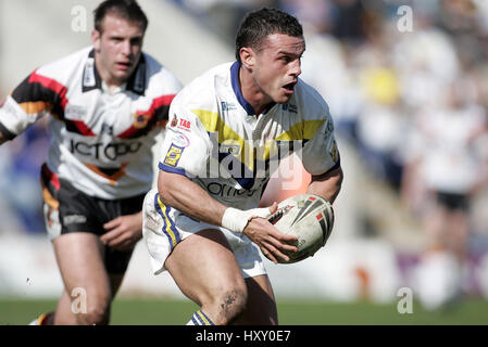 JON CLARKE WARRINGTON WOLVES RLFC HALLIWELL JONES STADIUM WARRINGTON 10. April 2005 Stockfoto