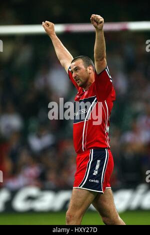 PAUL COOKE feiert Sieg HULL FC V Rumpf KR MILLENIUM Stadion CARDIFF WALES 5. Mai 2007 Stockfoto