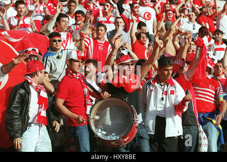 TÜRKISCHE Fußball-FANS Türkei Fußball FANS EINDHOVEN EURO 2000 15 Juni 2000 Stockfoto