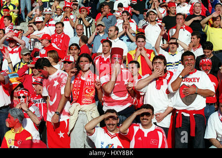 TÜRKISCHE Fußball-FANS Türkei Fußball FANS EINDHOVEN EURO 2000 15 Juni 2000 Stockfoto