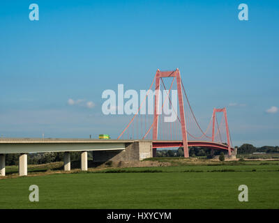 Brücke über den Rhein bei Emmerich-Deutschland Stockfoto