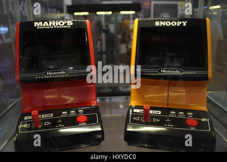 Retro-Gaming-Konsolen in Helsinkis Computer und Game-Konsole-Museum direkt an Hafen Helsinki Stockfoto