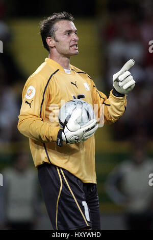 JAROMIR BLAZEK Tschechien & SPARTA Prag JOSE ALVALADE-Stadion von Lissabon PORTUGAL 23. Juni 2004 Stockfoto