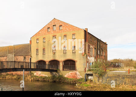 Grimsby, England - März 14: verfallenden alten Gebäude auf der Nordseite von Frederick ward, mit Blick auf den Fluss freshney, grimsby. In Grimsby, North Lincoln Stockfoto