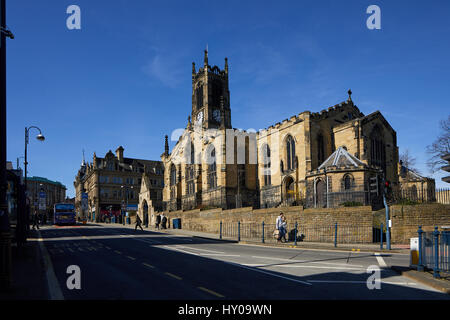 Huddersfield Pfarrkirche, Huddersfield Town centre eine große Marktstadt metropolitan Borough Kirklees, West Yorkshire, England. VEREINIGTES KÖNIGREICH. Stockfoto