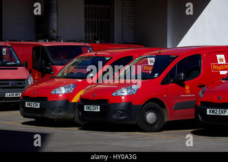 Royal Mail Delivery Büro Huddersfield Stadtzentrum eine große Marktstadt metropolitan Borough Kirklees, West Yorkshire, England. VEREINIGTES KÖNIGREICH. Stockfoto