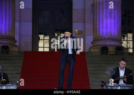 Berlin, Deutschland, 6. Juli 2015: Roger Cicero führt live beim Classic Open Air. Stockfoto