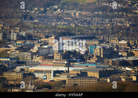 Blick vom Castle Hill of Huddersfield Stadtzentrum Marktstadt metropolitan Borough Kirklees, West Yorkshire, England. VEREINIGTES KÖNIGREICH. Stockfoto