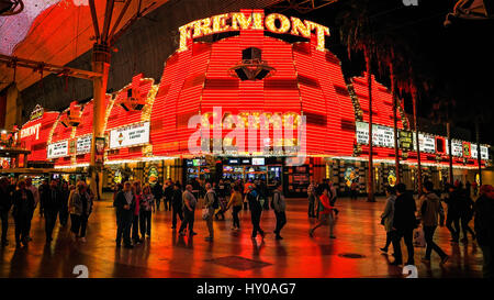 Berühmte Fremont Street auf dem Las Vegas Strip bei Nacht Stockfoto