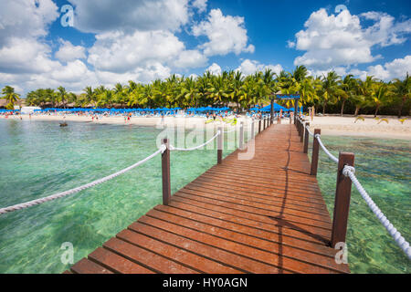 Woden Pier auf Cozumel Paradise beach Stockfoto