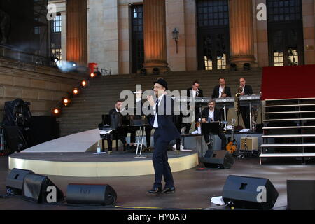 Berlin, Deutschland, 6. Juli 2015: Roger Cicero führt live beim Classic Open Air. Stockfoto
