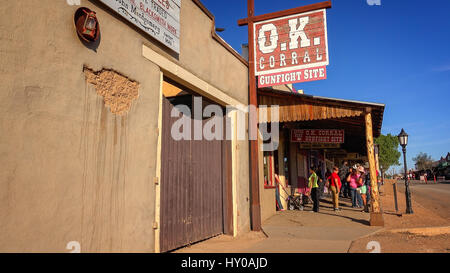 Berühmte OK Corral melden Sie sich an die historischen Wildwest Stadt Tombstone, Arizona Stockfoto