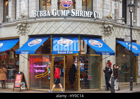 Gesamtansicht der Bubba Gump Shrimp Co. Restaurant in London Stockfoto