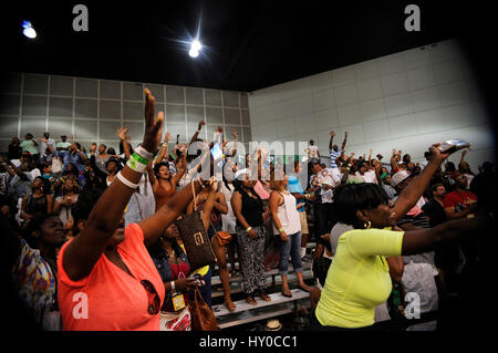 Publikum bei der Wette Erfahrung Sprite Celebrity Basketballspiel im Los Angeles Convention Center am 27. Juni 2015 in Los Angeles, Kalifornien. Stockfoto