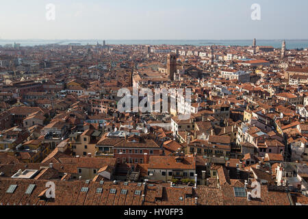 Venedig-Dächer Ansicht von oben aus der Campanile, Markusplatz, Venedig, Italien Europa Stockfoto