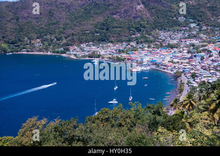 Soufriere, der ursprünglichen Hauptstadt von St. Lucia, von den Franzosen gegründet, mit einer Bevölkerung von etwa 8000 Stockfoto