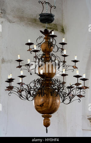 Die Coimbra-Kronleuchter in All Saints Church, Morston, Norfolk, England, UK Stockfoto