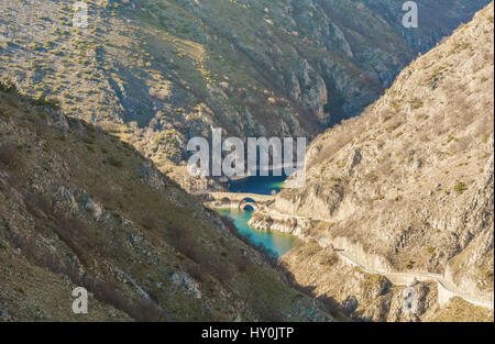 Villalago (Abruzzen, Italien) - ein charmantes kleines mittelalterliches Dorf in der Provinz l ' Aquila, gelegen in den Schluchten des schützen, neben See Scanno Stockfoto