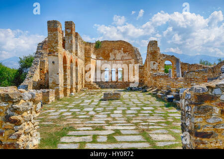 Alte byzantinische Kirche Saint Achilleios Ruinen am Prespasee in Griechenland. Stockfoto