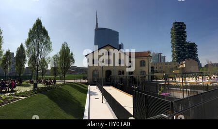 Stiftung Riccardo Catella, Unicredit Tower und vertikale Wald, Bibliothek der Bäume, neue Park in Mailand, Wolkenkratzer. 30. März 2017. Lombardei, Italien Stockfoto