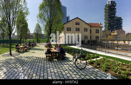 Stiftung Riccardo Catella, Unicredit Tower und vertikale Wald, Bibliothek der Bäume, neue Park in Mailand, Wolkenkratzer. 30. März 2017. Lombardei, Italien Stockfoto
