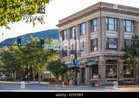 Glenwood Springs, USA – 7. September 2015: Zentrum Stadt für Miete Zeichen und Vectrabank in Colorado Stockfoto